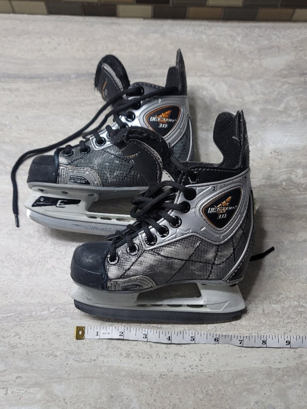 #900 FREE W PURCHASE Toddler Skates CCM sz 9